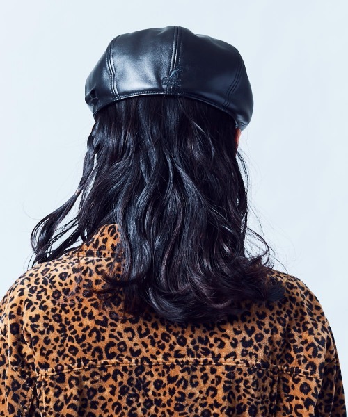 KANGOL(カンゴール)の「KANGOL Faux Leather Cap(ハンチング/ベレー帽・メンズ・ブラック・MEDIUM/X-LARGE/LARGE)」の4枚目の写真
