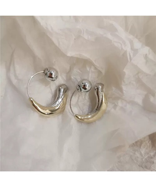 mou（モウ）の「【YNG】バイカラー変形ボールキャッチピアス（ピアス（両耳用）・レディース・シルバー×ゴールド・FREE）」の9枚目の写真
