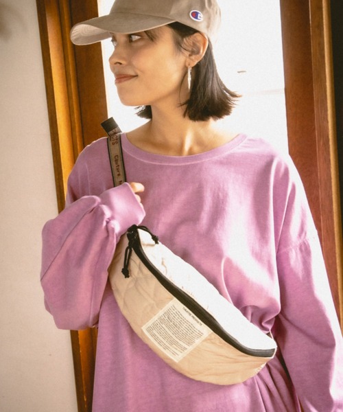 THEATRE PRODUCTS(シアタープロダクツ)の「【THEATRE PRODUCTS(シアタープロダクツ)】キルトボディバッグ(ボディバッグ/ウエストポーチ・レディース・ブラック/アイボリー・FREE)」の2枚目の写真