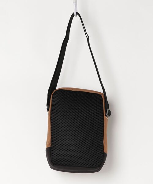 Carhartt（カーハート）の「Carhartt /BOXポシェット ショルダーバッグ（ショルダーバッグ・メンズ・ブラウン/ブラック/グレー系カモフラージュ/オリーブ・ONESIZE）」の5枚目の写真