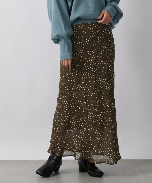 LOWRYS FARM(ローリーズファーム)の「ヒョウガラフレアスカート 217197(スカート・レディース・アイボリー/ブルー/ブラック/ブラウン・FREE)」の4枚目の写真