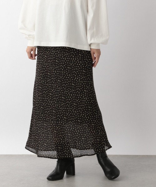 LOWRYS FARM(ローリーズファーム)の「ヒョウガラフレアスカート 217197(スカート・レディース・アイボリー/ブルー/ブラック/ブラウン・FREE)」の3枚目の写真