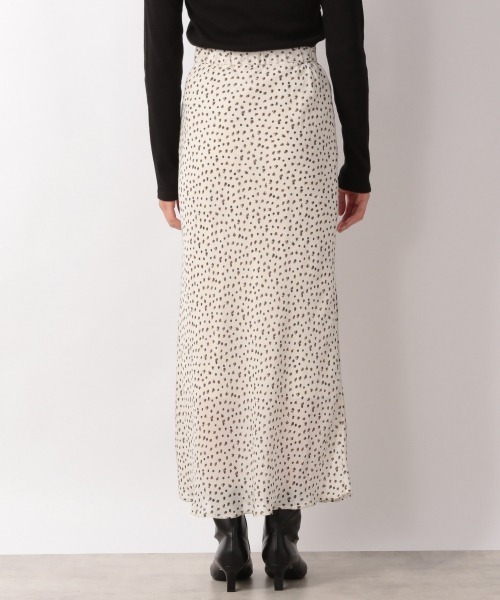 LOWRYS FARM(ローリーズファーム)の「ヒョウガラフレアスカート 217197(スカート・レディース・アイボリー/ブルー/ブラック/ブラウン・FREE)」の10枚目の写真