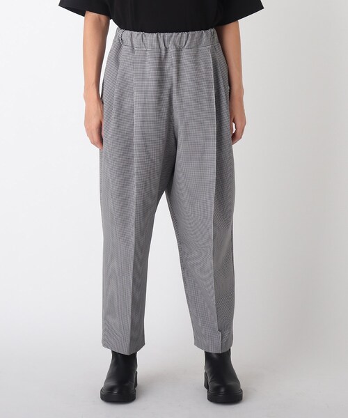 OPAQUE.CLIP（オペークドットクリップ）の「◆ライトダブルクロス タックテーパードパンツ【UNISEX】（スーツパンツ・レディース・チャコール/ブラック系1・38/40）」の3枚目の写真