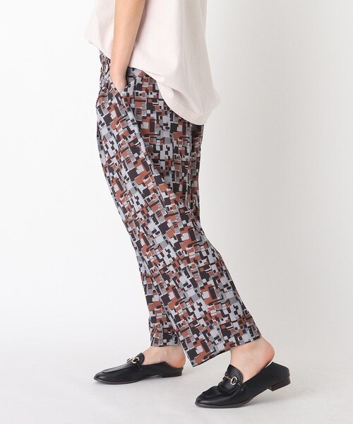 OPAQUE.CLIP（オペークドットクリップ）の「◆ライトダブルクロス タックテーパードパンツ【UNISEX】（スーツパンツ・レディース・チャコール/ブラック系1・38/40）」の5枚目の写真