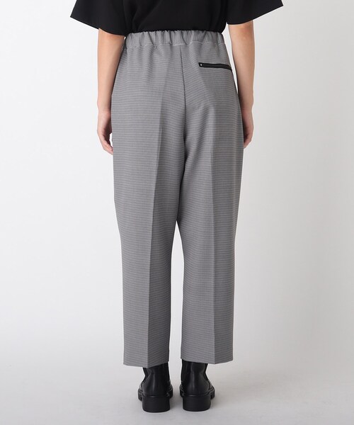OPAQUE.CLIP（オペークドットクリップ）の「◆ライトダブルクロス タックテーパードパンツ【UNISEX】（スーツパンツ・レディース・チャコール/ブラック系1・38/40）」の18枚目の写真