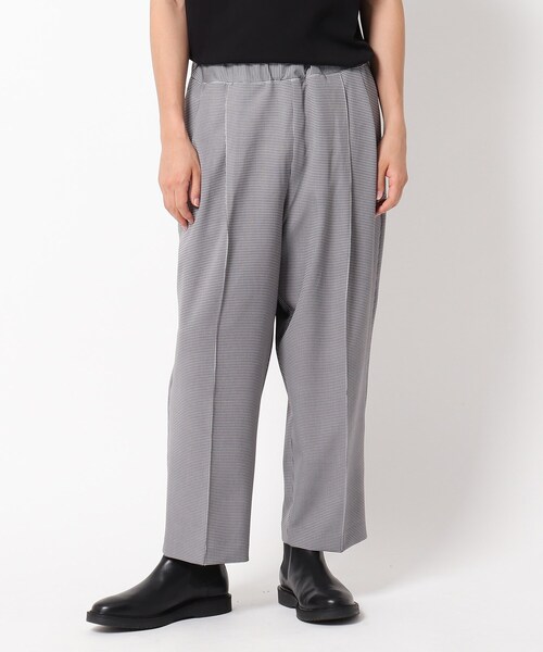 OPAQUE.CLIP（オペークドットクリップ）の「◆ライトダブルクロス タックテーパードパンツ【UNISEX】（スーツパンツ・レディース・チャコール/ブラック系1・38/40）」の16枚目の写真