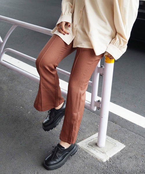 179/WG（イチナナキュウダブルジー）の「千鳥格子セミフレアパンツ（その他パンツ・レディース・ブラック/オレンジ・MEDIUM）」の2枚目の写真