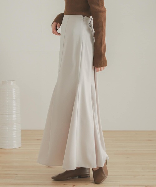 SENSE OF PLACE by URBAN RESEARCH(センスオブプレイスバイアーバンリサーチ)の「サテンマーメイドスカート(スカート・レディース・ブラウン/ライトベージュ/ブラック・ONE)」の21枚目の写真