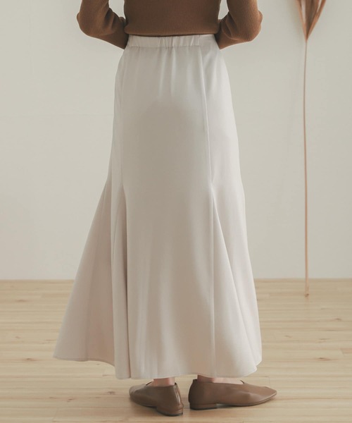 SENSE OF PLACE by URBAN RESEARCH(センスオブプレイスバイアーバンリサーチ)の「サテンマーメイドスカート(スカート・レディース・ブラウン/ライトベージュ/ブラック・ONE)」の20枚目の写真