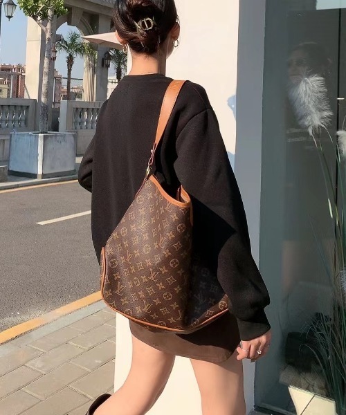 Diosfront（ディオスフロント）の「カラーロゴ刺繍スウェットトレーナー（スウェット・レディース・ベージュ/ネイビー/ピンク/ブラック/杢グレー/グリーン・M/L/XL）」の11枚目の写真