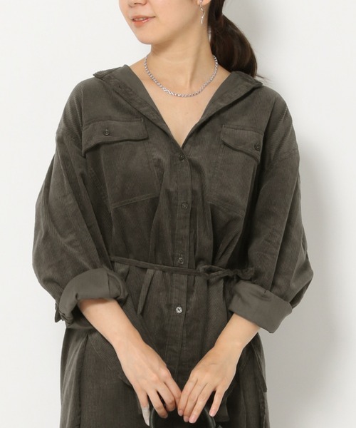 mysty woman(ミスティウーマン)の「ウエストマークコーデュロイシャツ 227708(シャツ/ブラウス・レディース・ダークグリーン/アイボリー/チャコール・FREE)」の1枚目の写真