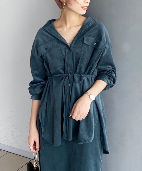 mysty woman(ミスティウーマン)の「ウエストマークコーデュロイシャツ 227708(シャツ/ブラウス・レディース・ダークグリーン/アイボリー/チャコール・FREE)」の3枚目の写真
