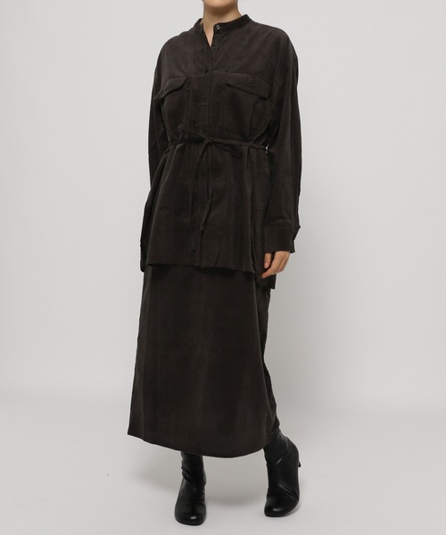 mysty woman(ミスティウーマン)の「ウエストマークコーデュロイシャツ 227708(シャツ/ブラウス・レディース・ダークグリーン/アイボリー/チャコール・FREE)」の20枚目の写真