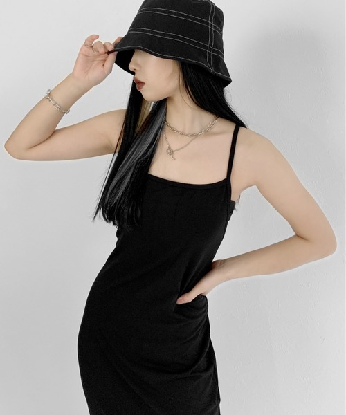 LVEU.(ラブユ.)の「【LVEU.】バッククロスワンピース / ワンピース ワンピ ロング ミモレ キャミソール キャミ キャミワンピ ブラック クロス タイト(ワンピース・レディース・ブラック・FREE)」の4枚目の写真