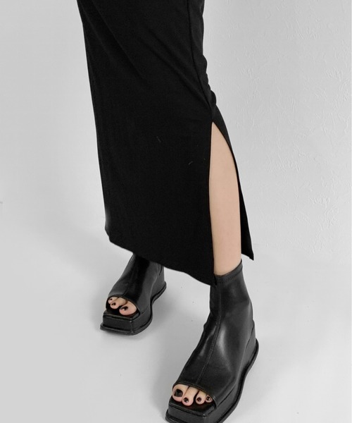 LVEU.(ラブユ.)の「【LVEU.】バッククロスワンピース / ワンピース ワンピ ロング ミモレ キャミソール キャミ キャミワンピ ブラック クロス タイト(ワンピース・レディース・ブラック・FREE)」の12枚目の写真