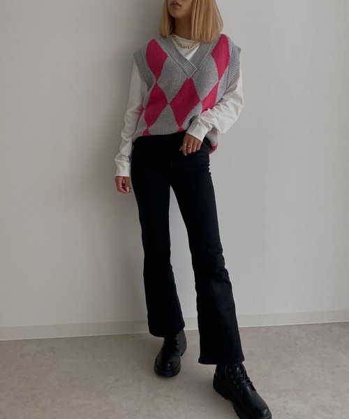 Avvenente(アベネンテ)の「【Avvenente】ビッグニットベスト(ベスト・レディース・アイボリー/ブラック/ピンク/ダークグリーン・MEDIUM)」の4枚目の写真