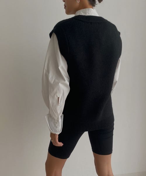 Avvenente(アベネンテ)の「【Avvenente】ビッグニットベスト(ベスト・レディース・アイボリー/ブラック/ピンク/ダークグリーン・MEDIUM)」の22枚目の写真