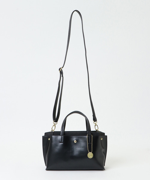 LBC（エルビーシー）の「軽量２ＷＡＹミニトートＳＤ（ショルダーバッグ・レディース・ブラック/レッド/ベージュ・FREE）」の2枚目の写真