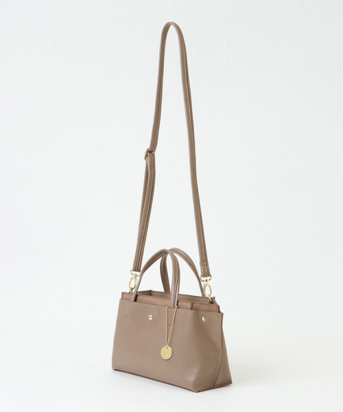 LBC（エルビーシー）の「軽量２ＷＡＹミニトートＳＤ（ショルダーバッグ・レディース・ブラック/レッド/ベージュ・FREE）」の4枚目の写真