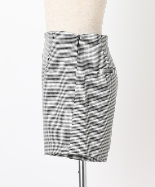 one after another NICE CLAUP（ワンアフターアナザーナイスクラップ）の「履くだけでスタイルアップ！美シルエットのシンプルショートパンツ（その他パンツ・レディース・アイボリー/ブラック/ブラック系その他/ブラウン・FREE）」の10枚目の写真