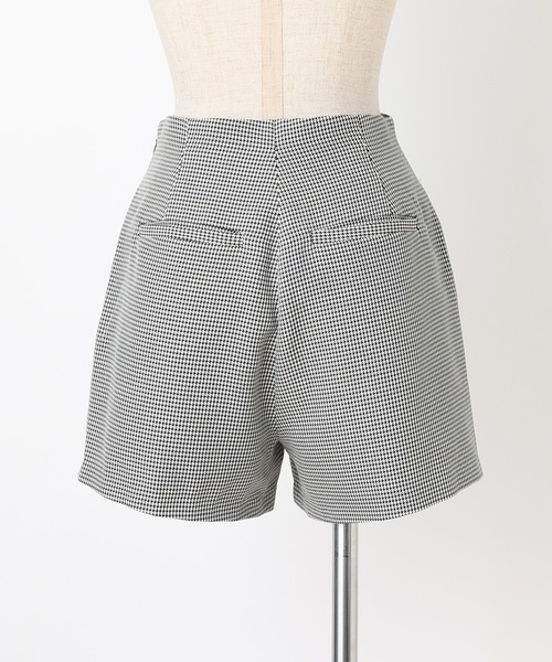 one after another NICE CLAUP（ワンアフターアナザーナイスクラップ）の「履くだけでスタイルアップ！美シルエットのシンプルショートパンツ（その他パンツ・レディース・アイボリー/ブラック/ブラック系その他/ブラウン・FREE）」の11枚目の写真