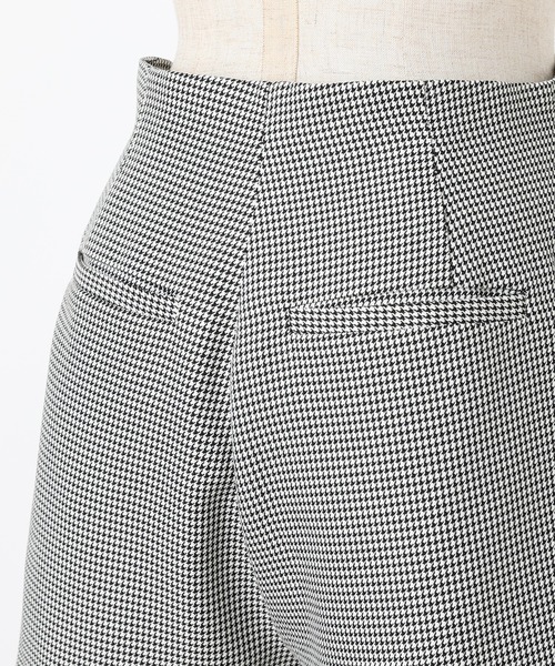 one after another NICE CLAUP（ワンアフターアナザーナイスクラップ）の「履くだけでスタイルアップ！美シルエットのシンプルショートパンツ（その他パンツ・レディース・アイボリー/ブラック/ブラック系その他/ブラウン・FREE）」の12枚目の写真