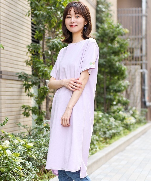 チチカカ(チチカカ)の「ワンポイントダブルステッチTシャツワンピース(ワンピース・レディース・カーキ/ライトパープル/ライトベージュ・FREE)」の3枚目の写真