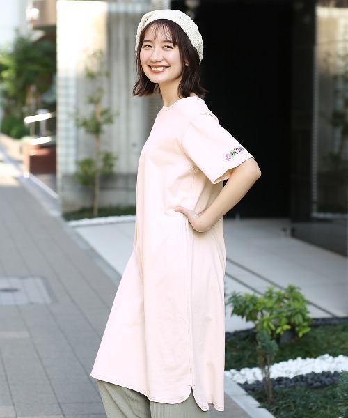 チチカカ(チチカカ)の「ワンポイントダブルステッチTシャツワンピース(ワンピース・レディース・カーキ/ライトパープル/ライトベージュ・FREE)」の1枚目の写真