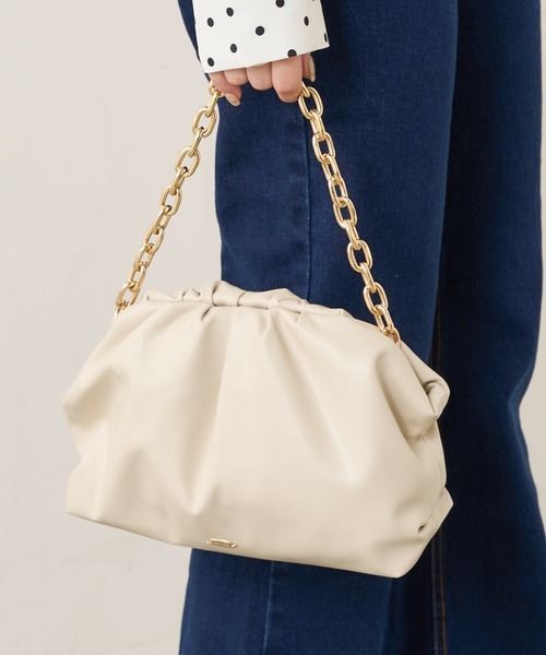 Chico（チコ）の「がま口チェーンショルダー（ショルダーバッグ・レディース・アイボリー/ブラック/ベージュ・FREE）」の2枚目の写真
