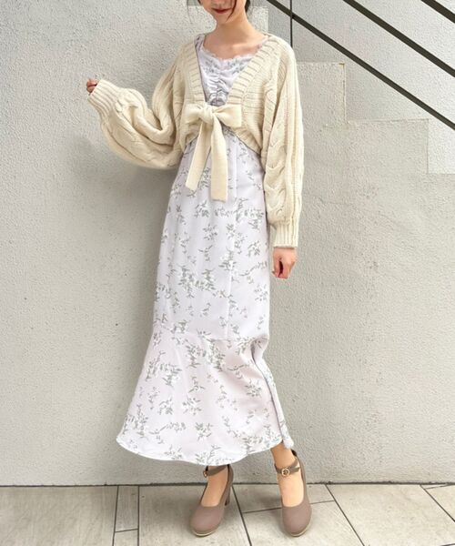 MAJESTIC LEGON（マジェスティックレゴン）の「ケーブルニットボレロ（カーディガン/ボレロ・レディース・ライトグレー/アイボリー/モカ・MEDIUM）」の6枚目の写真