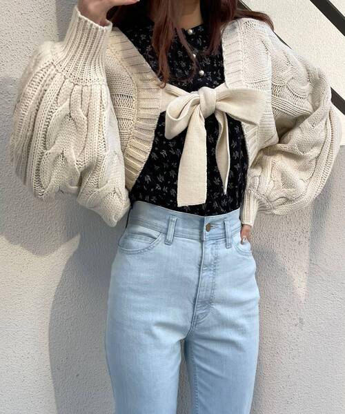 MAJESTIC LEGON（マジェスティックレゴン）の「ケーブルニットボレロ（カーディガン/ボレロ・レディース・ライトグレー/アイボリー/モカ・MEDIUM）」の10枚目の写真