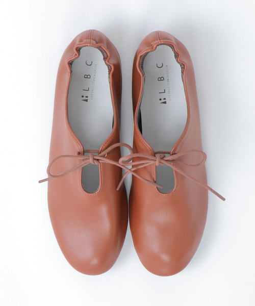 LBC(エルビーシー)の「リボンギャザーシューズ(その他シューズ・レディース・ホワイト/ブラック/ブラウン/Silver・M/L)」の4枚目の写真