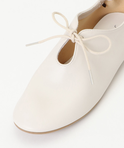 LBC(エルビーシー)の「リボンギャザーシューズ(その他シューズ・レディース・ホワイト/ブラック/ブラウン/Silver・M/L)」の5枚目の写真