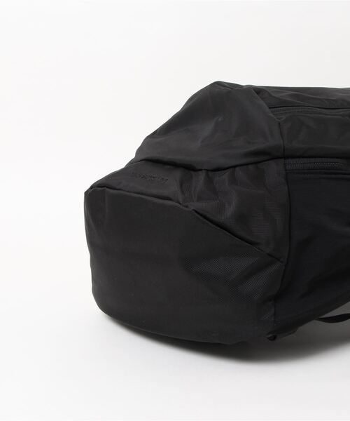 ARC'TERYX(アークテリクス)の「ARC'TERYX | MANTIS 32L BACKPACK(バックパック/リュック・レディース・ブラック・ONE SIZE)」の5枚目の写真
