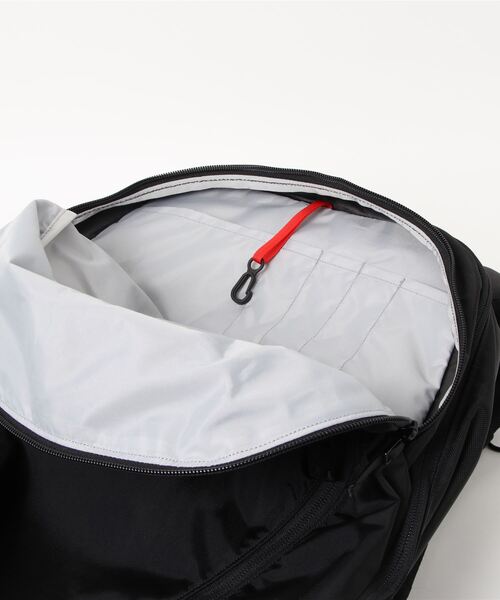 ARC'TERYX(アークテリクス)の「ARC'TERYX | MANTIS 32L BACKPACK(バックパック/リュック・レディース・ブラック・ONE SIZE)」の2枚目の写真