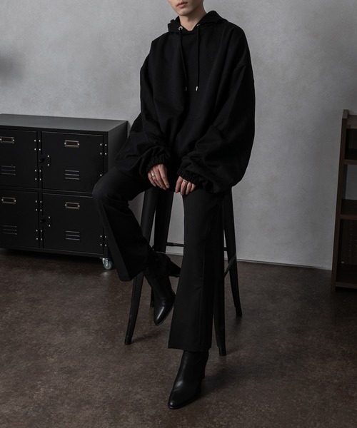 Adoon plain（アドーンプレーン）の「【Adoon plain】ギャザーパーカー（パーカー・メンズ・ライトグレー/ブラック・FREE）」の2枚目の写真