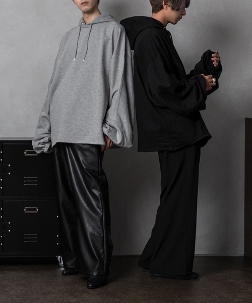 Adoon plain（アドーンプレーン）の「【Adoon plain】ギャザーパーカー（パーカー・メンズ・ライトグレー/ブラック・FREE）」の4枚目の写真