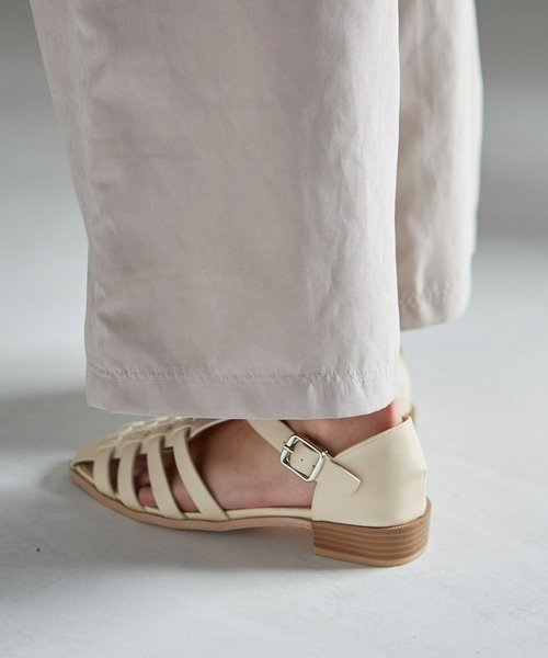 Fabby fabby（ファビィーファビィー）の「グルカサンダルシューズ / グルカサンダル（サンダル・レディース・ブラック/ベージュ/オフホワイト・SMALL/MEDIUM/LARGE）」の9枚目の写真