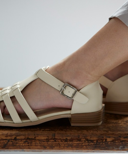 Fabby fabby（ファビィーファビィー）の「グルカサンダルシューズ / グルカサンダル（サンダル・レディース・ブラック/ベージュ/オフホワイト・SMALL/MEDIUM/LARGE）」の10枚目の写真