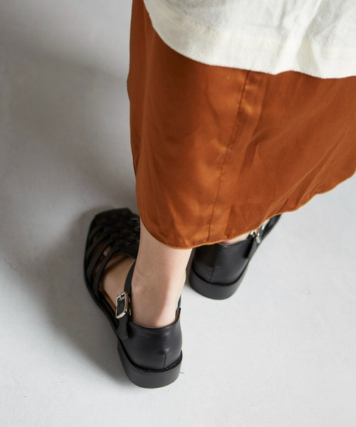 Fabby fabby（ファビィーファビィー）の「グルカサンダルシューズ / グルカサンダル（サンダル・レディース・ブラック/ベージュ/オフホワイト・SMALL/MEDIUM/LARGE）」の18枚目の写真