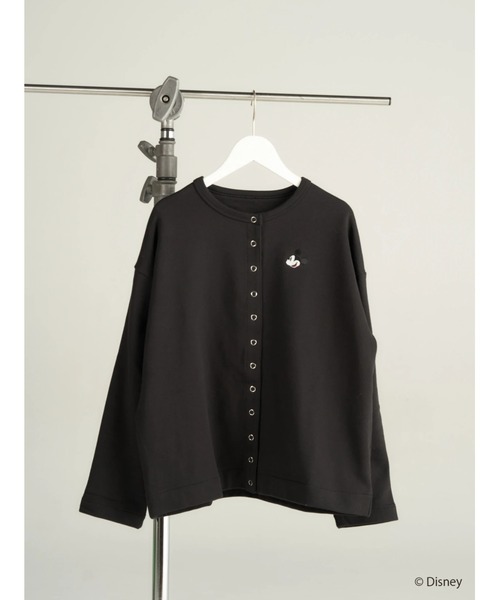 Disney（ディズニー）の「クルーネック裏毛カーディガン/Mickey（カーディガン/ボレロ・レディース・ブラック・L/M）」の2枚目の写真