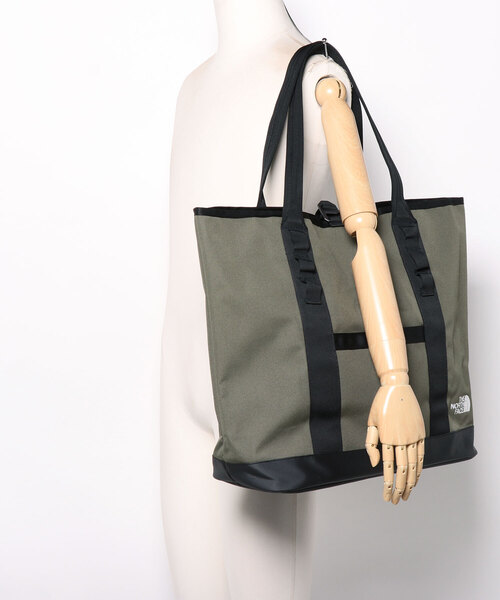THE NORTH FACE（ザノースフェイス）の「THE NORTH FACE Fieludens Gear Tote S NM82202（アウトドアグッズ・メンズ・ブラック/オリーブ・FREE）」の12枚目の写真