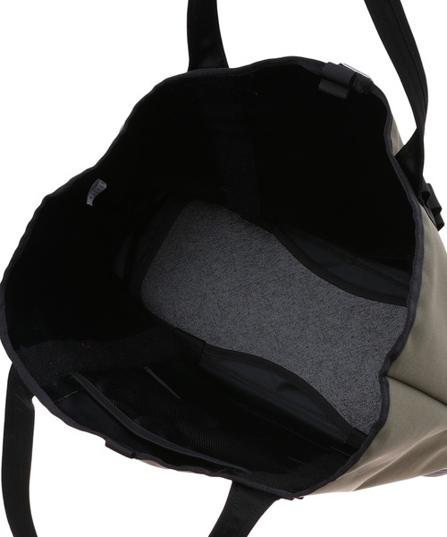 THE NORTH FACE（ザノースフェイス）の「THE NORTH FACE Fieludens Gear Tote S NM82202（アウトドアグッズ・メンズ・ブラック/オリーブ・FREE）」の6枚目の写真