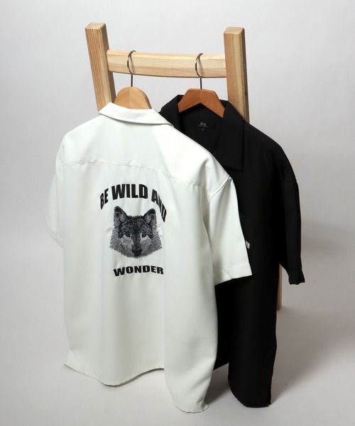 Salong hameu（サロン ハミュー）の「背中刺繍オープンカラーシャツ/花刺繍・バラ・マーガレット・狼・ウルフ・クリームソーダ・虎・アメカジ・ワッペン（シャツ/ブラウス・メンズ・ホワイト/ブラック/ベージュ/グリーン/ホワイト系その他/ブラック系その他/ベージュ系その他/グリーン系その他/ホワイト系その他2/ブラック系その他2/ブラック系その他3/ブラック系その他4/ブラック系その他5/ブラック系その他6・LL/M/L）」の4枚目の写真