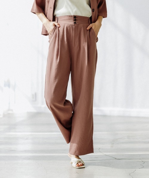 mysty woman（ミスティウーマン）の「タックストレートパンツ 275144（スラックス・レディース・カーキ/アイボリー/モカ・FREE）」の3枚目の写真