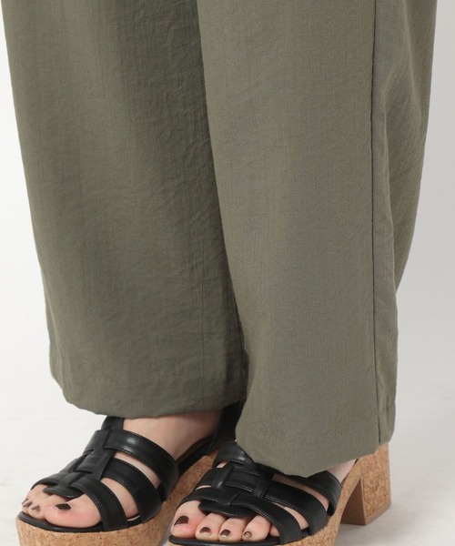 mysty woman（ミスティウーマン）の「タックストレートパンツ 275144（スラックス・レディース・カーキ/アイボリー/モカ・FREE）」の21枚目の写真