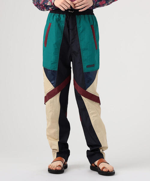 ISABEL MARANT（イザベルマラン）の「ISABEL MARANT ETOILE MACKENZIE ナイロン テーパードパンツ（その他パンツ・レディース・グリーン系その他3/レッド系その他2・36/34）」の4枚目の写真