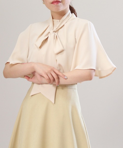 ASTORIA ODIER（アストリアオディール）の「ボウタイブラウス（シャツ/ブラウス・レディース・ベージュ/ホワイト・MEDIUM）」の2枚目の写真