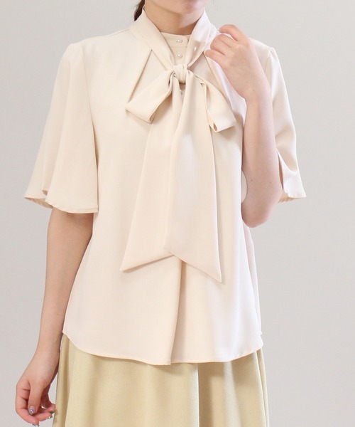 ASTORIA ODIER（アストリアオディール）の「ボウタイブラウス（シャツ/ブラウス・レディース・ベージュ/ホワイト・MEDIUM）」の3枚目の写真